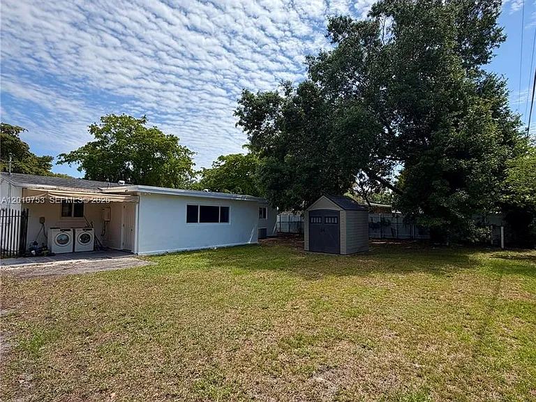 6472 Johnson St — Photo 16