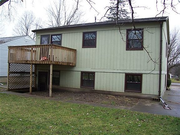 Back with private patio off the kitchen