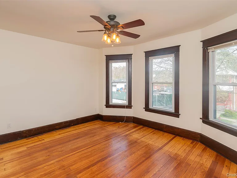 15 Taylor Ave — Photo 11