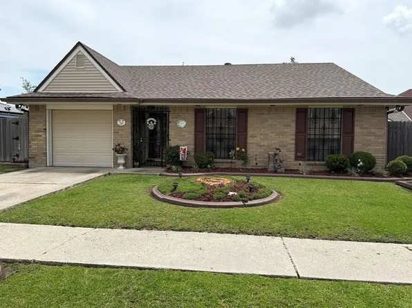 2053 Saulet Pl, Harvey, LA 70058