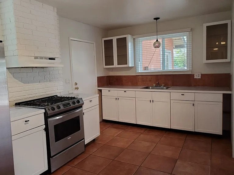 8409 Topanga Canyon Blvd — Photo 30