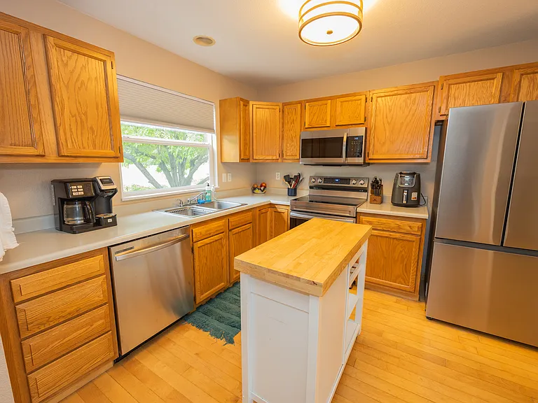 kitchen 2 (appliances from 2023)