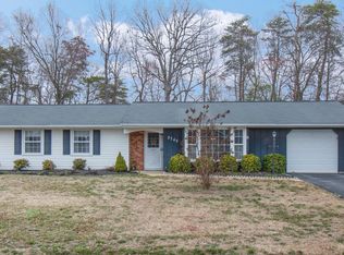 2745 Pinewood Dr, Waldorf, MD 20601