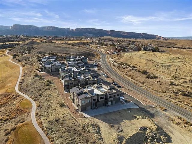 4 bed, 3069 sqft, $4,750 — Photo 4