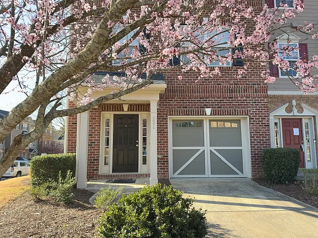4 bed, 2053 sqft, $700 — Photo 2