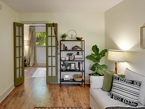 4th image of 5623 Woodrow Ave APT 30