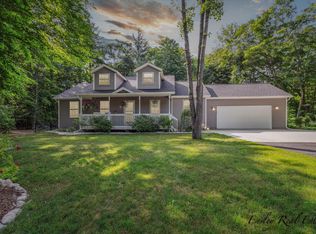 9642 Hummingbird Ct, Howard City, MI 49329