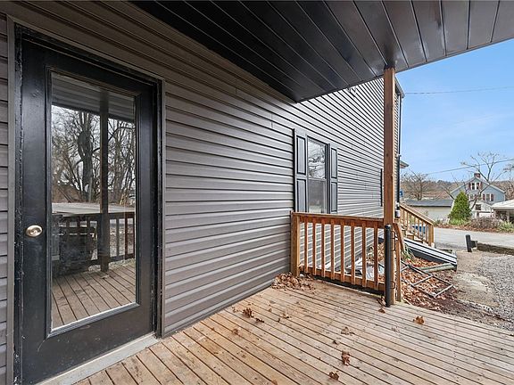 4th image of 330 Braeburn Rd