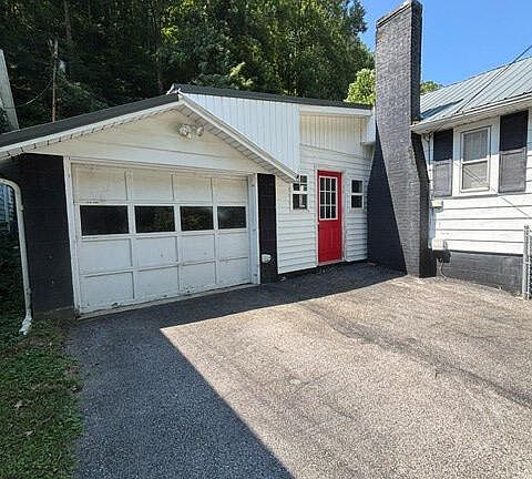 5th image of 518 Town Mountain Rd