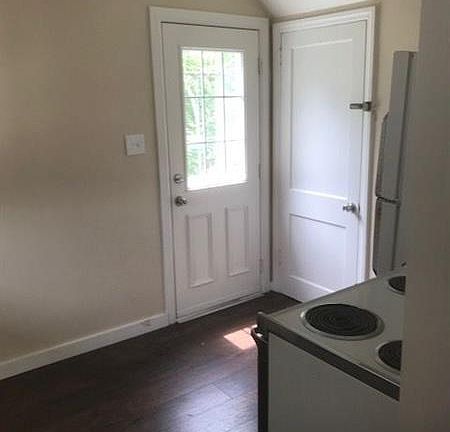 5th image of 1424 White Oak Dr
