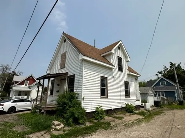 1313 M St SW, Cedar Rapids, IA 52404