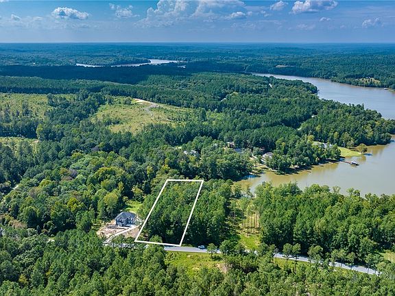 3rd image of 930 Eagles Harbor Dr