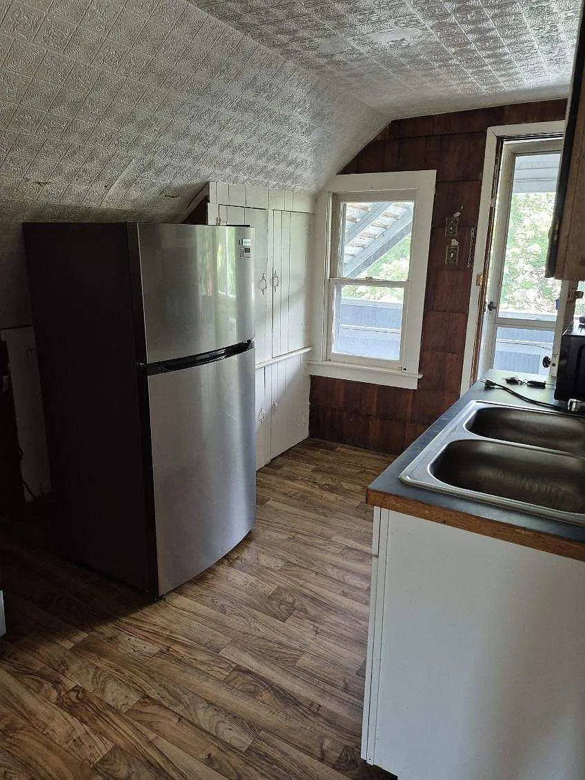 107 Parsons Ave — Photo 2