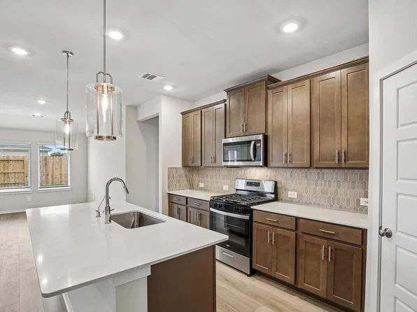 6013 Palmetto Bluff Trl, Pearland, TX 77584