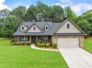 1524 Guthrie Crossing Dr, Loganville, GA 30052