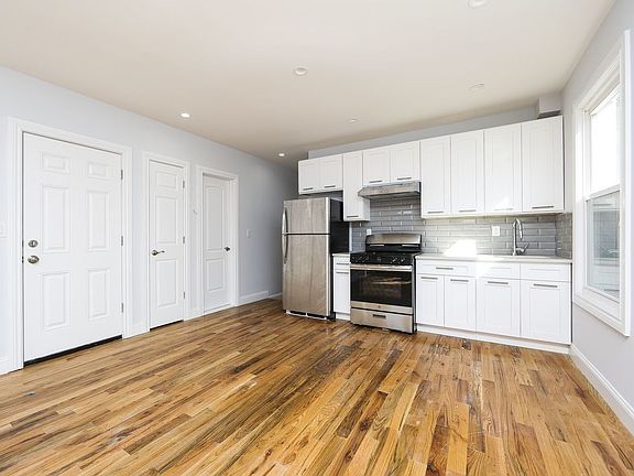 2nd image of 209 Essex St APT 2