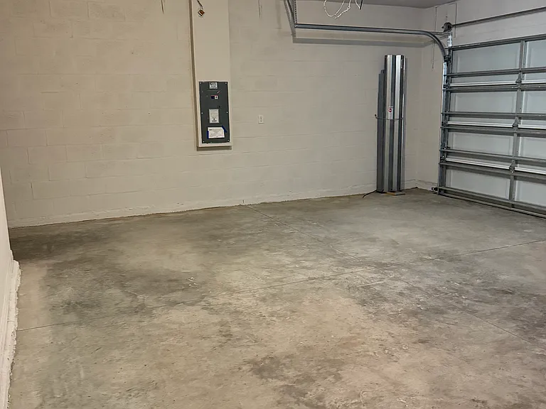 3427 Hilltop Cir — Photo 35