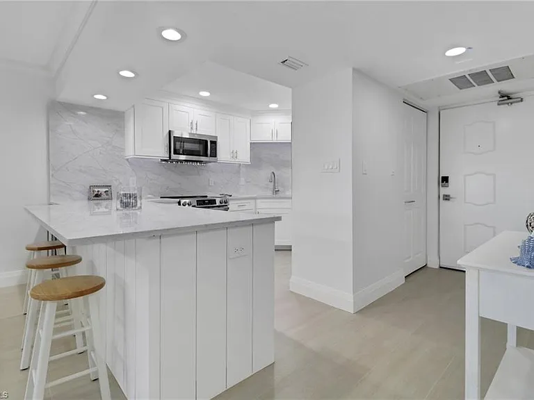 1 Bluebill Ave #410 — Photo 8