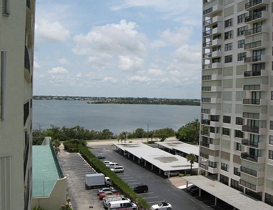 4th image of 5420 N Ocean Dr APT 801