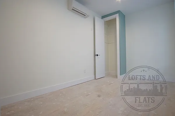 Rented by Lofts and Flats LLC | media 32