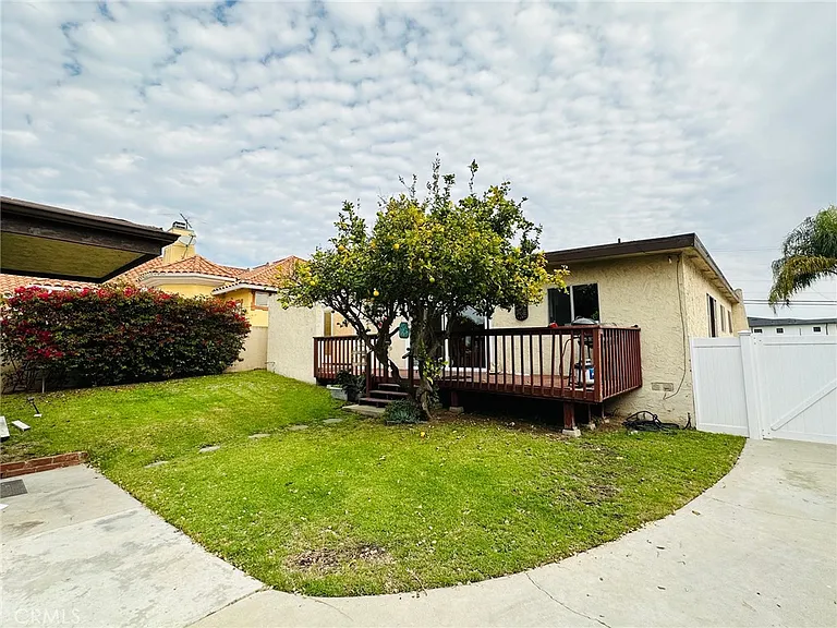 327 S Meadows Ave — Photo 10
