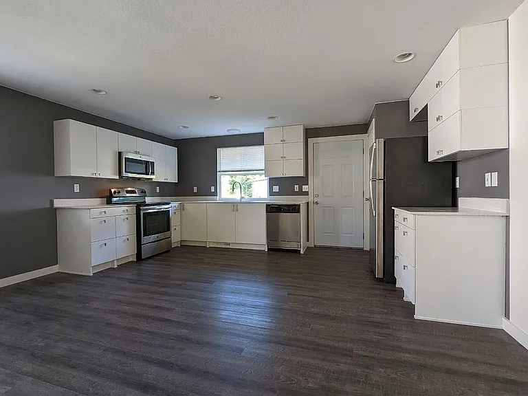 5210 Grove St #A — Photo 2