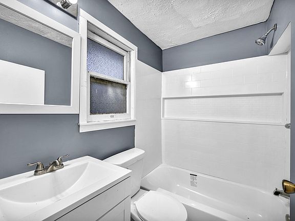 2nd image of 712 E Erie Ave #A