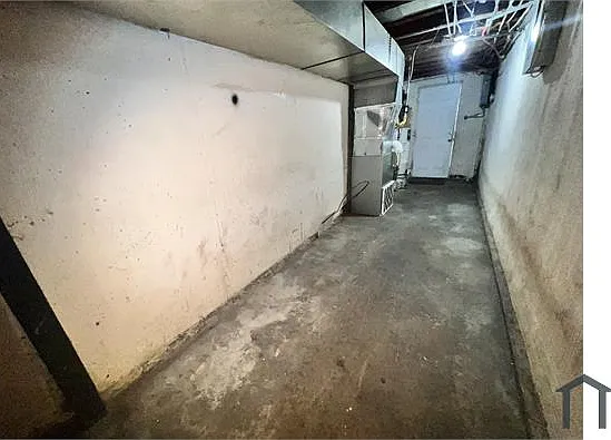 139 W 22nd St — Photo 11
