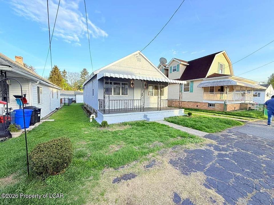 1st image of 428 Dexter Ave