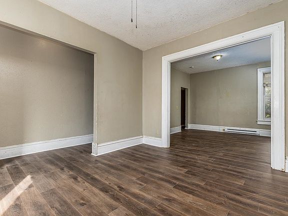 4th image of 533-541 Loras Blvd