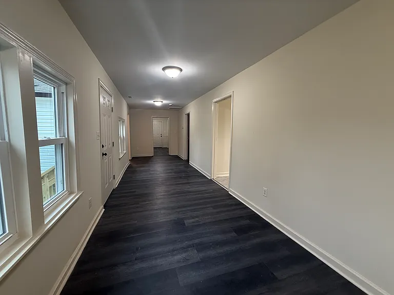 202 S Sampson Ave — Photo 7