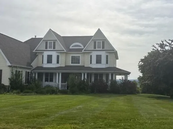 10 Hopeview Ct, Newburgh, NY 12550
