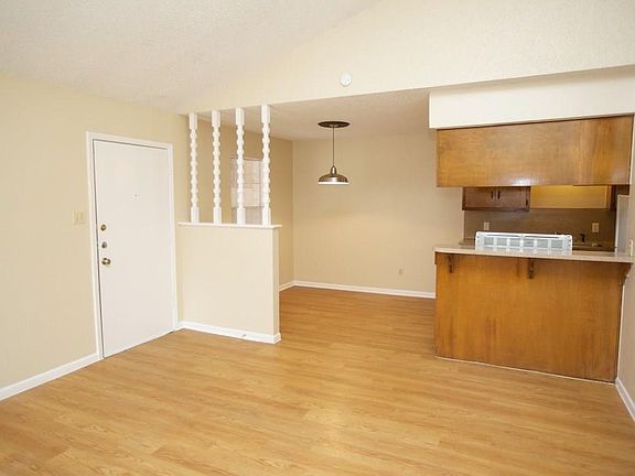 3rd image of 1301 Glenda Dr #A