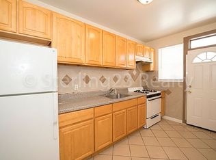 23-82 28th St #1F, Astoria, NY 11105