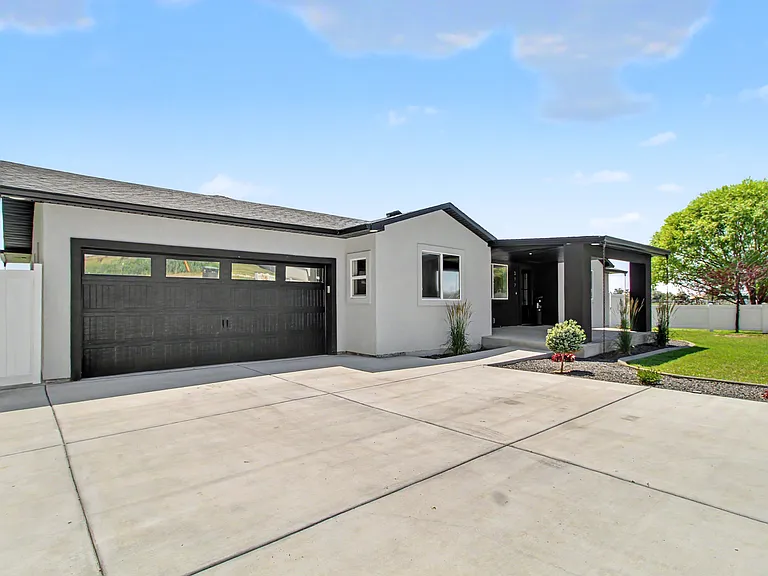 377 W 450 S — Photo 26
