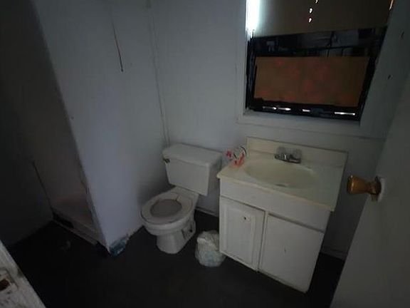 2nd image of 2734 E Taylor St