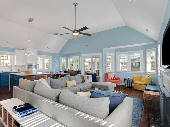 4th image of 414 E Atlantic Ave #2