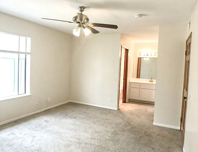422 S Palm Dr #2 — Photo 6