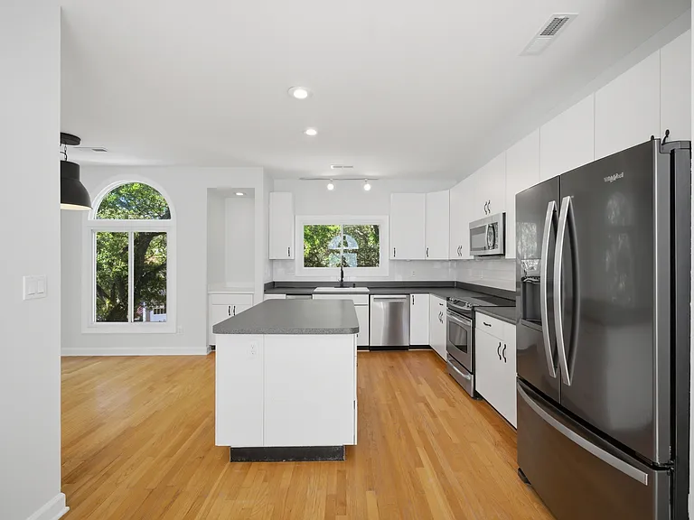 3848 Surry Rd — Photo 9
