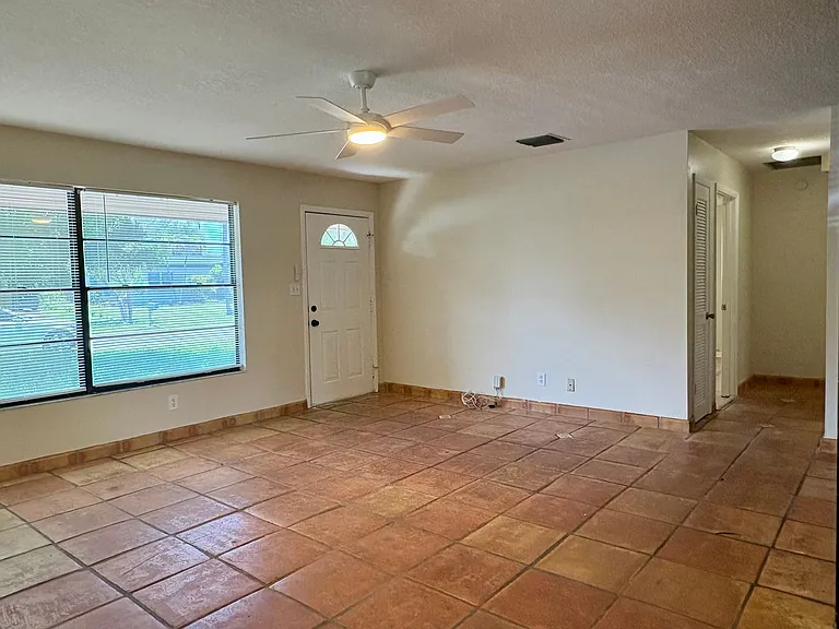 2511 NE Mildred St — Photo 4