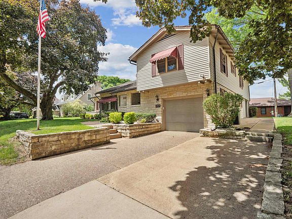 2nd image of 1727 Overview Ct