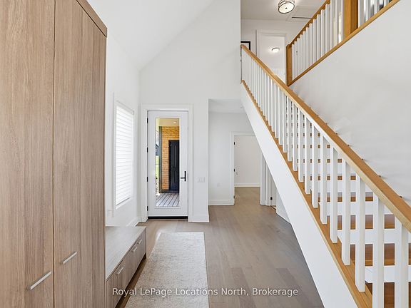 4th image of 66 Gordon Cres