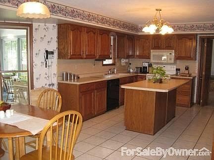 2nd image of 370 Blanchard Dr