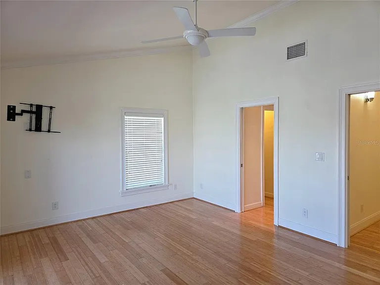 11820 Capri Cir S — Photo 20