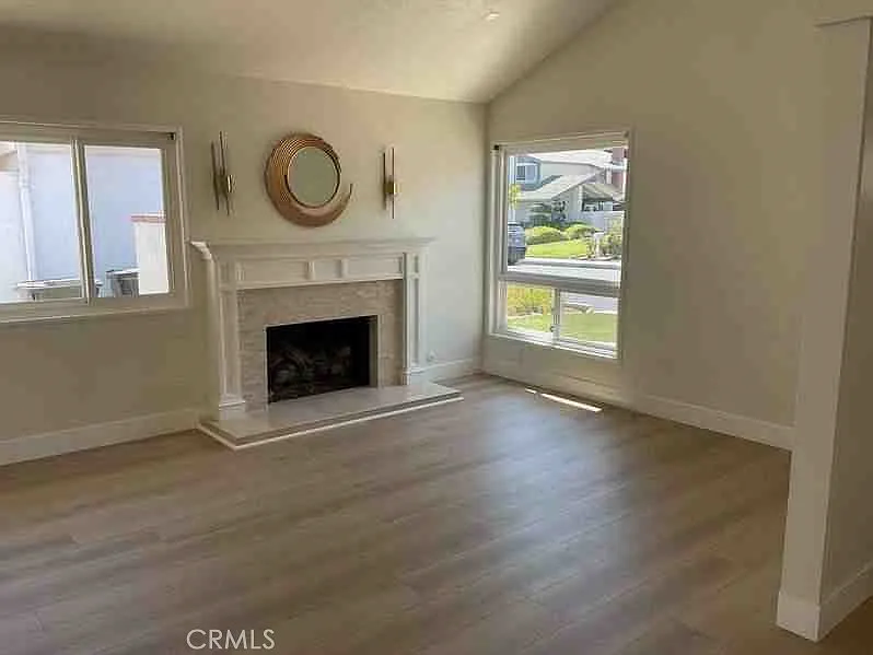 3 bed, 1698 sqft, $5,995 — Photo 3