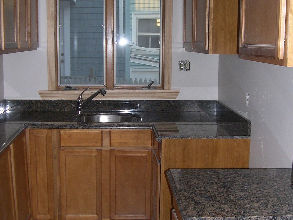 1st Flr New Kitchen with Granite Tops