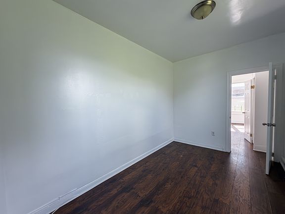 4th image of 17 Marcus Garvey Blvd APT 2R