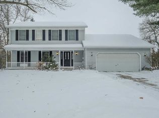 8250 Valleywood Ln, Portage, MI 49024