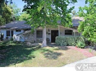 23030 Cumorah Crest Dr, Woodland Hills, CA 91364