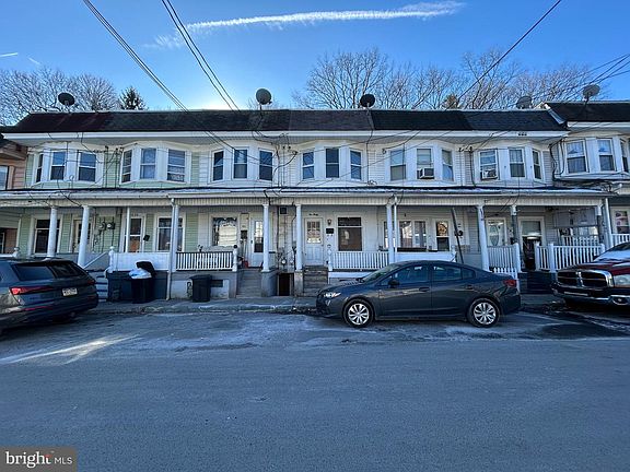 3rd image of 1030 W Lynn St